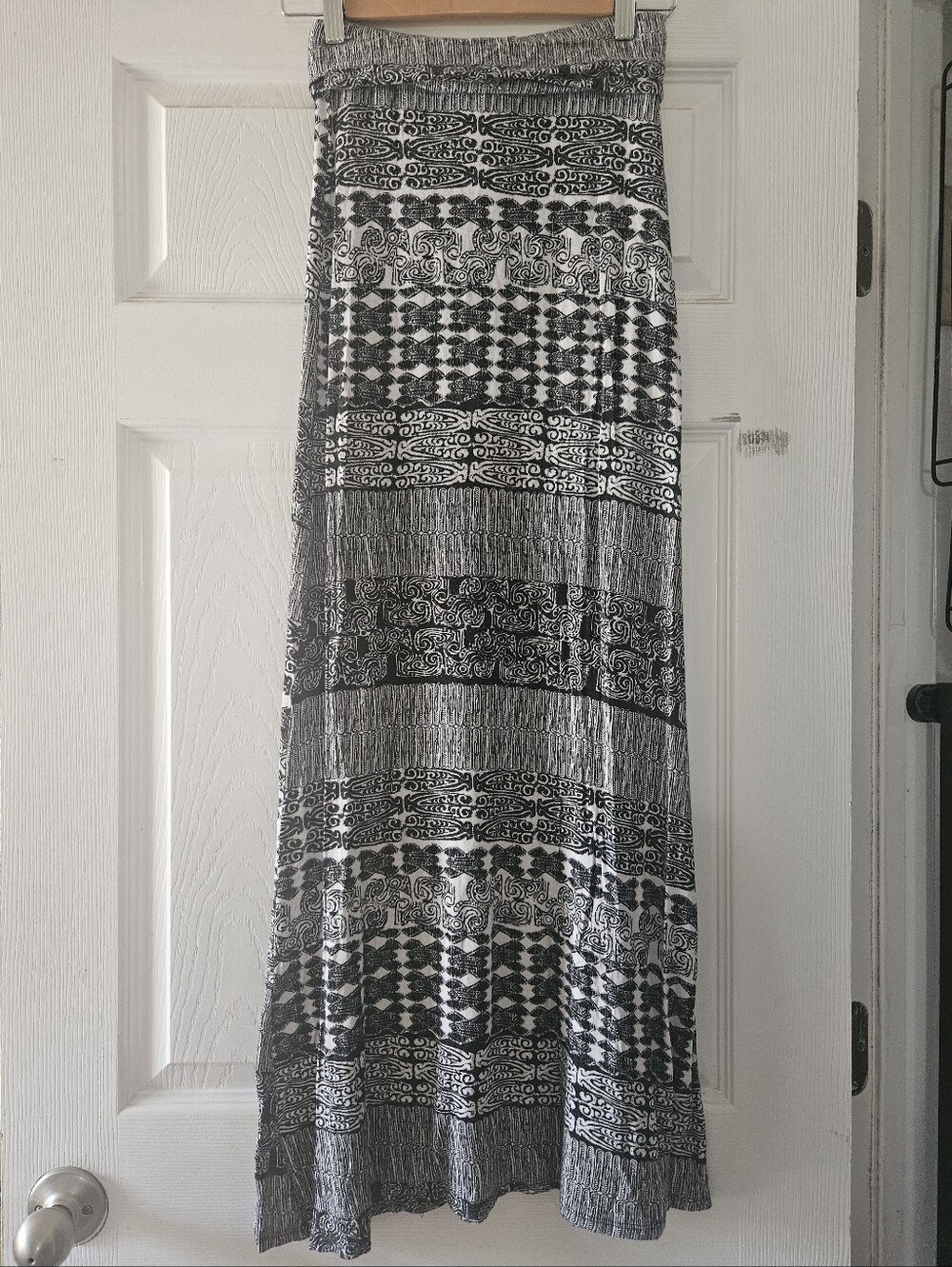Kirra Black and White Printed Maxi Skirt Small